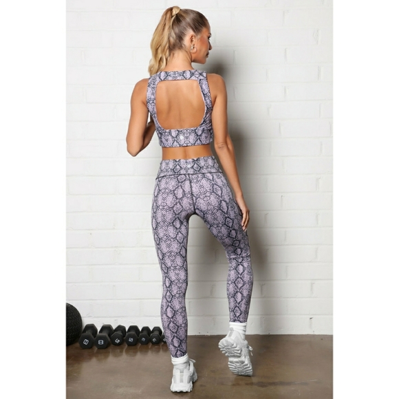 Fashionnova 2 Piece Lavender Snake Skin Active Matching Set NWT - Picture 3 of 8